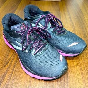Brooks Adrenaline GTS 20 Womens 10 B Black Purple 1202961B062 Running Shoes